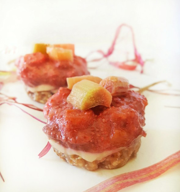 weganskie_babeczki_rabarbarowe